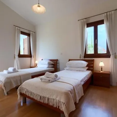 “enjoy The Holiday Of A Lifetime While Staying In This Villa” Calantha