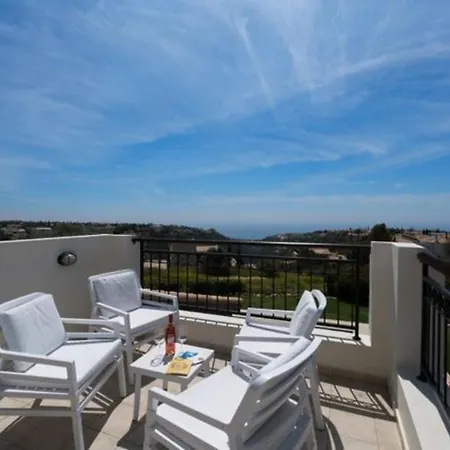 “enjoy The Holiday Of A Lifetime While Staying In This Villa” Calantha فيلة
